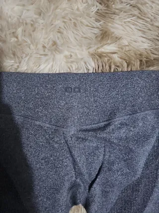 Leggings grises con diseño