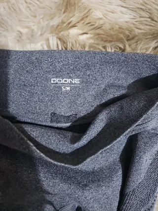 Leggings grises con diseño