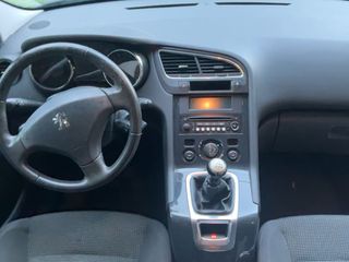 Peugeot 5008 2013   2.0hdi  150cv 7 plaz