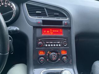 Peugeot 5008 2013   2.0hdi  150cv 7 plaz