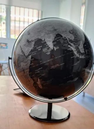 Globo terráqueo decorativo