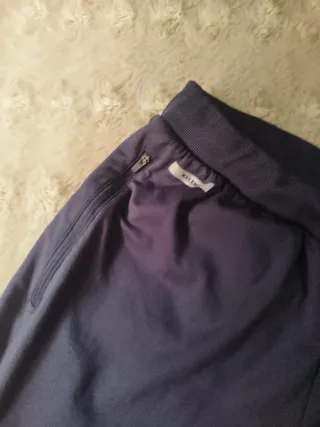 Pantalón chándal azul con cremallera