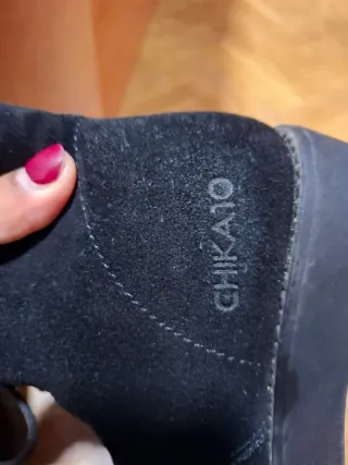 Botines negros con plataforma y tacón