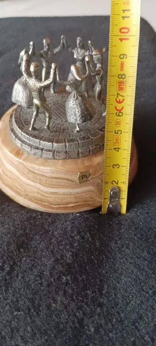 Escultura sardanistas de plata y base mármol.1970s