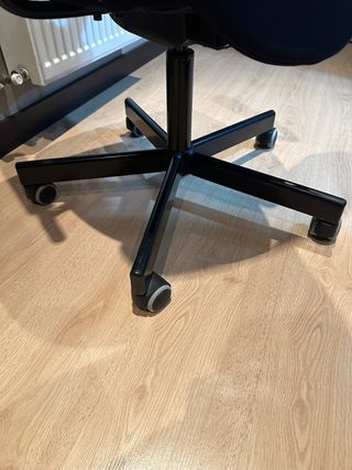 Silla de oficina negra