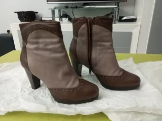 Botines Pitillos Piel Beige y Marrón