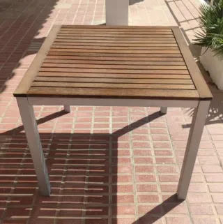 Mesa de teka y aluminio