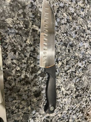 2 Cuchillos marca Quttin e Ikea