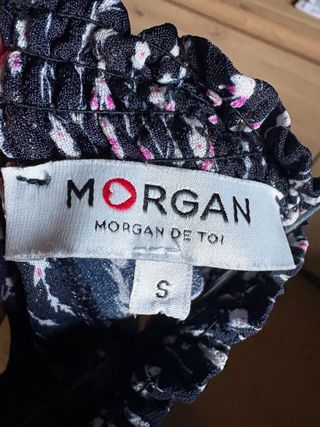 Blusa Morgan floral cuello alto