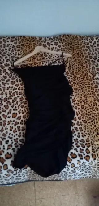 Vestido negro tirantes finos