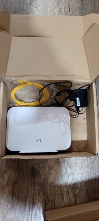 Router WiFi 6 ZTE ZXHN F6600P