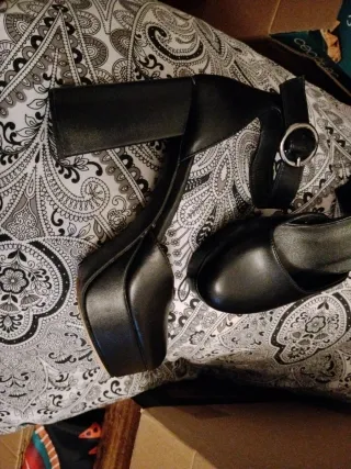 Zapatos tacón Dos Pies Talla 38 Negros