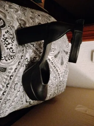 Zapatos tacón Dos Pies Talla 38 Negros