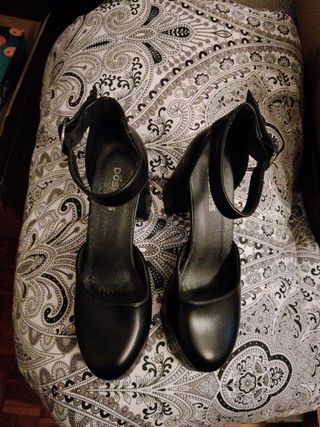 Zapatos tacón Dos Pies Talla 38 Negros