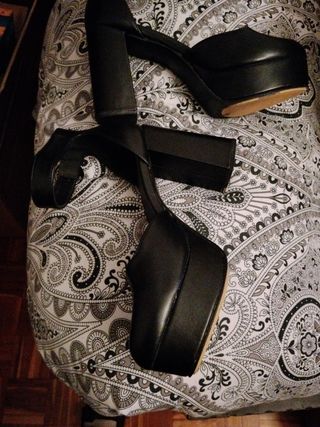Zapatos tacón Dos Pies Talla 38 Negros