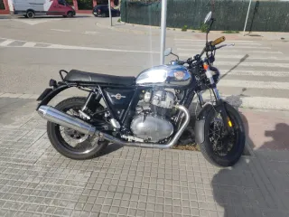 Royal Enfield Interceptor 650 Negra/Plata
