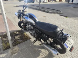 Royal Enfield Interceptor 650 Negra/Plata