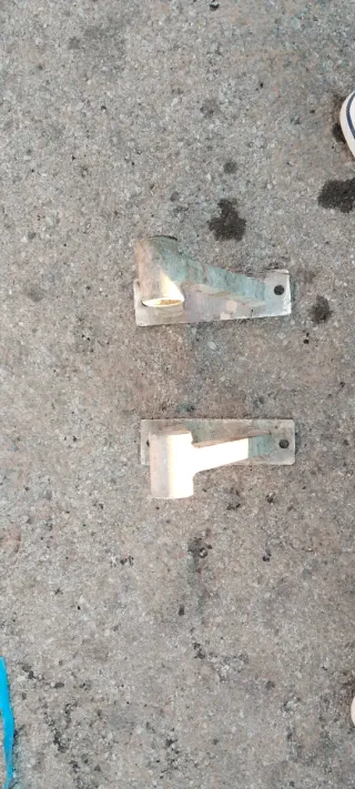 Escuadras metálicas para soporte