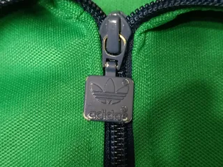 Chaqueta Adidas Verde con Cremallera. Talla S
