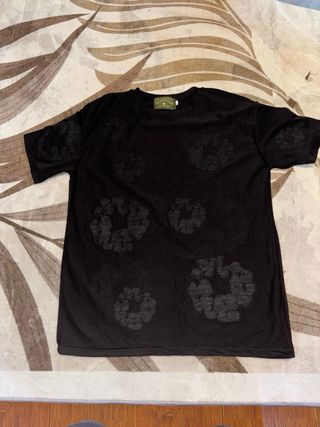 Camiseta Denimstear Negra con Diseño Blanco