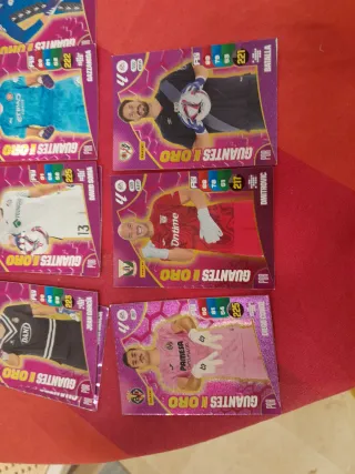 Faltantes Adrenalyn guantes de oro 24-25