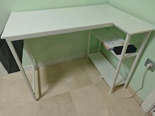Mesa escritorio blanca para niño