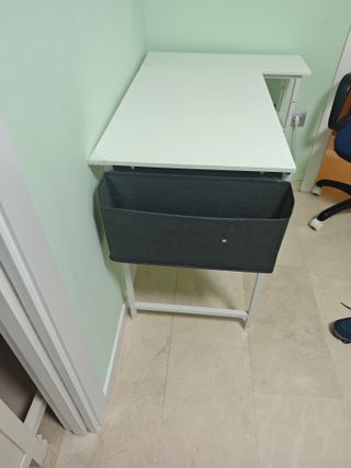 Mesa escritorio blanca para niño