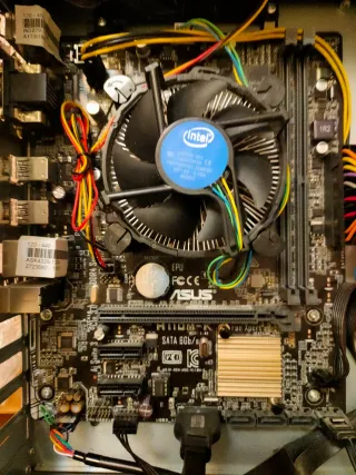 Torre PC Asus con Procesador Intel