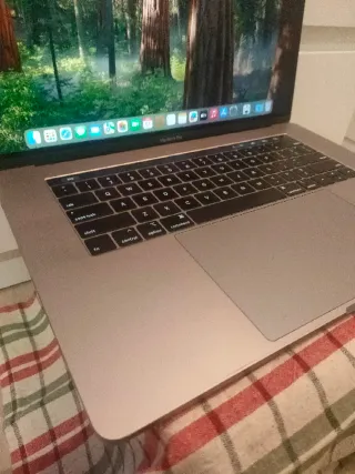 MacBook Pro 15" 2018 i9/32GB RAM/1TB SSD