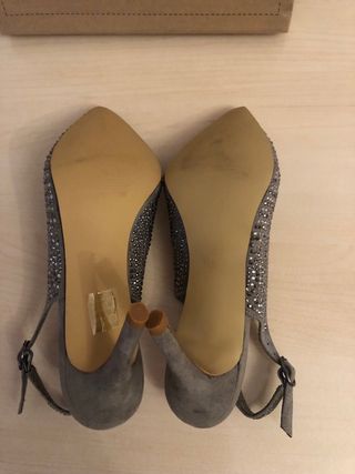 Zapatos destalonados Corina con pedrería