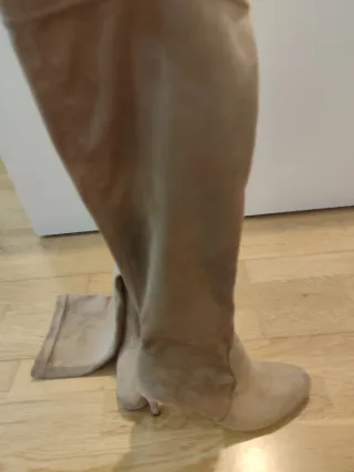 Botas altas tacón beige talla 39