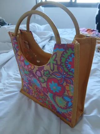 Bolso de tela con flores