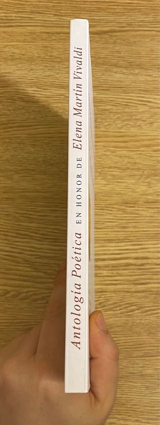 Antología poética en honor de Elena Martín Vivaldi