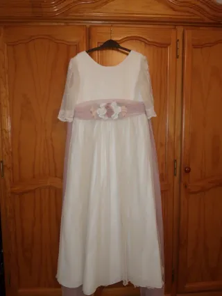 Traje de comunión niña blanco y rosa