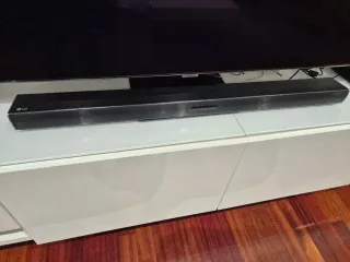 Venta de tv Samsung QLED 55 pulg y barra de sonido