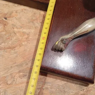 Crucifijo con figura de Cristo