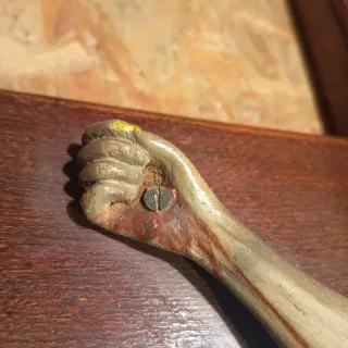 Crucifijo con figura de Cristo