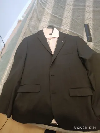 Traje de hombre talla 48 negro y regalo camisa ros