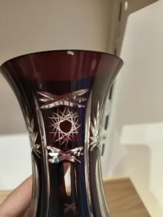 Jarrón Cristal Bohemia Rojo Tallado