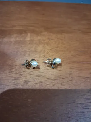 Pendientes perla dorados