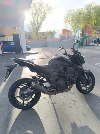 Kawasaki Z750 Negra 2010 (106 CV)