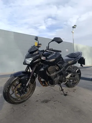 Kawasaki Z750 Negra 2010 (106 CV)