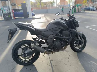 Kawasaki Z750 Negra 2010 (106 CV)