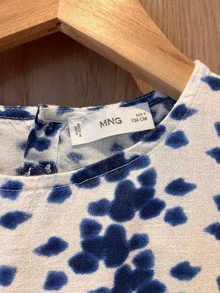 Precioso Mono blanco y azul talla 9. Marca Mango.