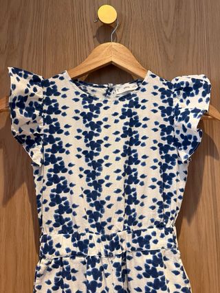 Precioso Mono blanco y azul talla 9. Marca Mango.