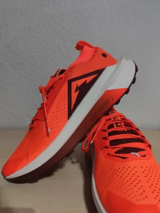 Nike Zegama Trail 2 Talla 46 Naranja