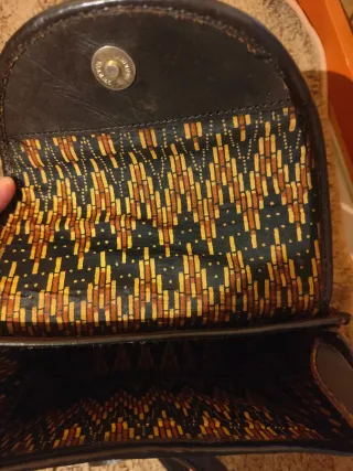 Bolso de cuero negro