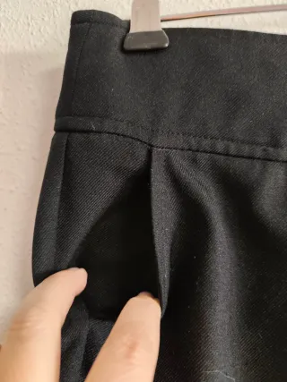 Pantalón de chica talla 36 de Stradivarius.