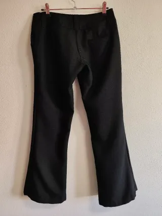 Pantalón de chica talla 36 de Stradivarius.
