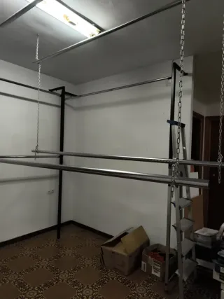 Percheros pared metal madera tienda